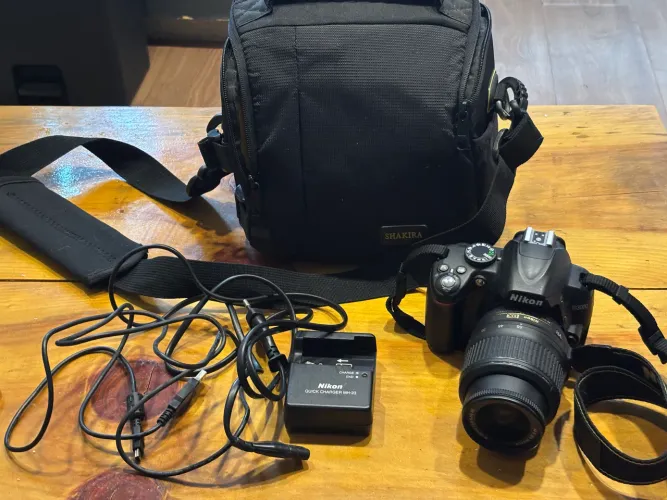 Nikon D3000