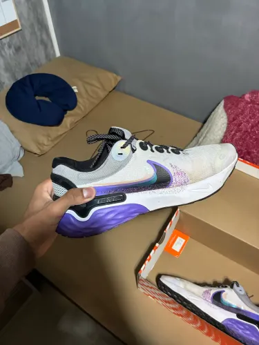Nike Renew Run 3 COLORAÇÃO LIMITADA