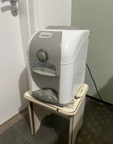 Gelagua Esmaltec de Mesa Branco EGM30.