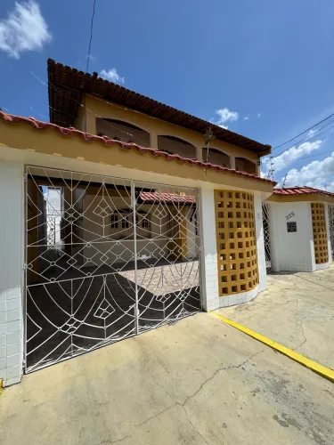 Alugo ampla casa na Marambaia