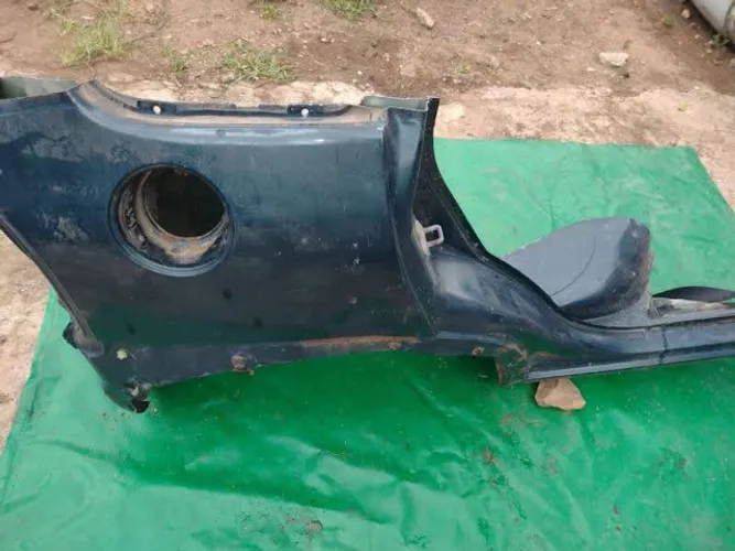 Lateral C/Caixa De Ar/Coluna L/Direito GM/Corsa Super 4 Portas 2000/06.