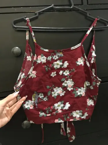 Cropped vermelho florido