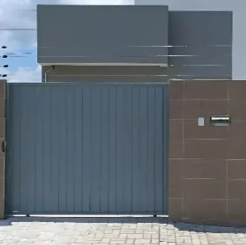 Casa nova no Geisel com quinta e 02 quartos, sendo 01 suíte(Oportunidade).