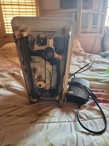 Máquina de Costura Antiga
