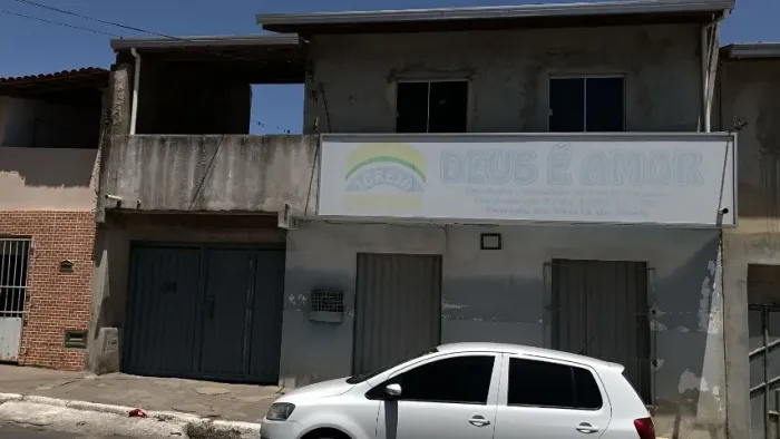Ponto comercial à venda com área total de 230,00m² com sobrado.