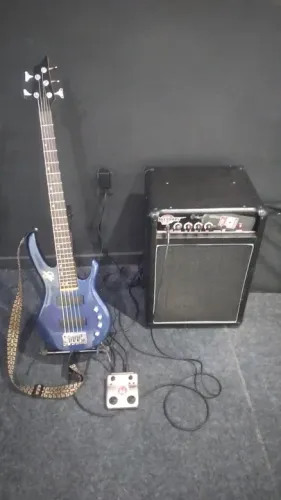 Baixo Elétrico 5 cordas ativo + Amplificador + Pedal
