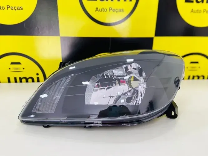 Farol Celta Prisma 2007 a 2016 Mascara negra - NOVO!!