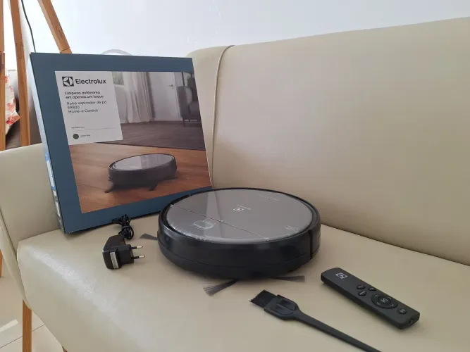 Aspirador de Pó Robô Electrolux ERB20 - Limpeza Autônoma!