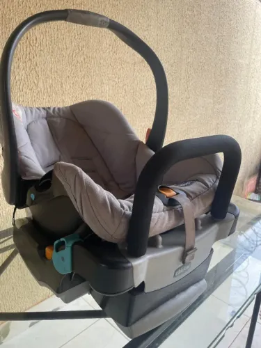 Bebê Conforto/ Cadeirinha para carro até 13 kg. Chicco Keyfit