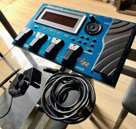 Roland GR-55 Guitar Synth - Guitarra Sintética