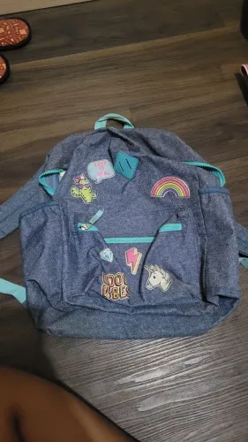 Mochila Jeans com Patches Divertidos