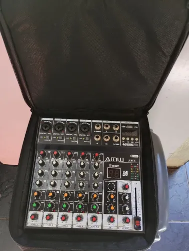 Mesa de som 6 canais