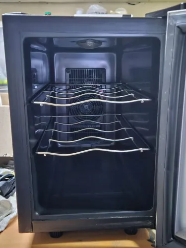 Adega climatizada para vinhos