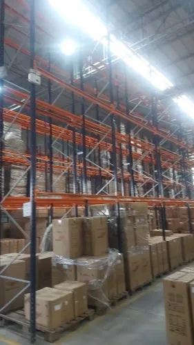 Lote de porta palete usado com 1500 posições