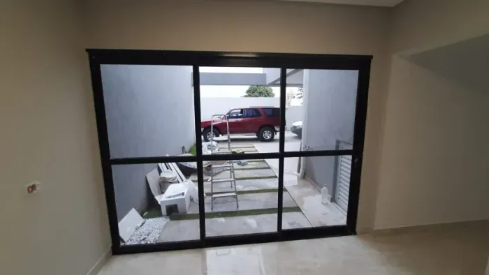Porta 2, 3 e 4 folhas em esquadria de aluminio linha suprema