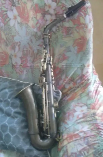 Sax alto envelhecido Evette Schaeffer Paris