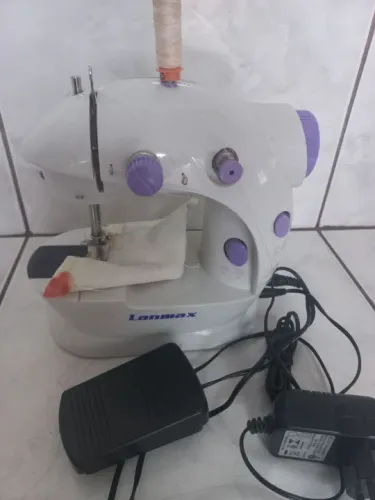 Máquina de Costura mini Portátil Lanmax - Ideal para Iniciantes!
