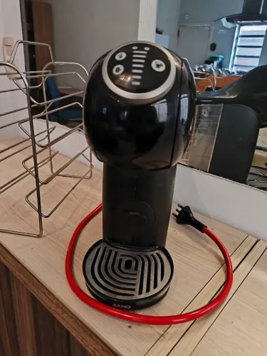 Máquina de café cafeteira Nescafé dolce gusto