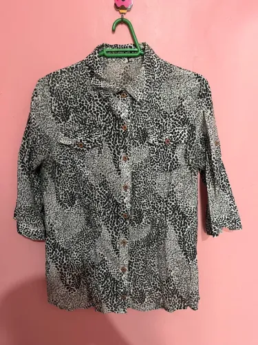 Camisa social animal print TAM 40