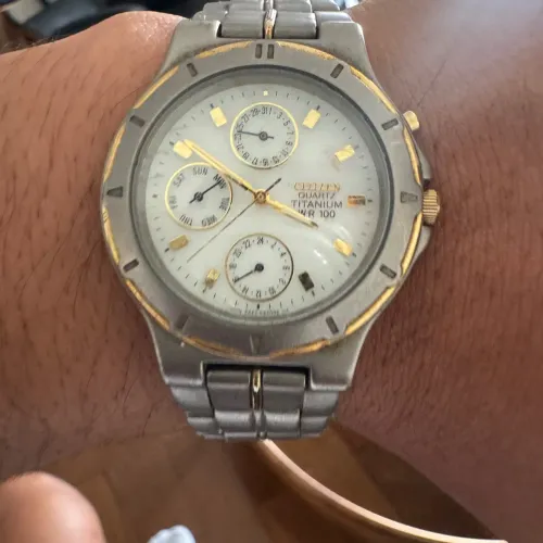 Citizen Quartz titanium WR100 original 