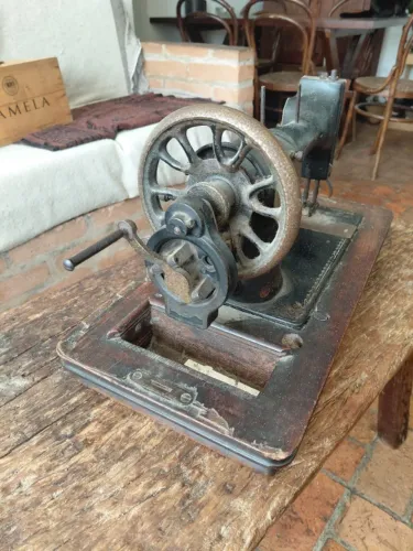 Singer 15K Original Escocesa (1900) - Máquina de Costura Antiga de Coleção