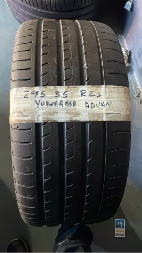 Pneu Yokohama Advan 295/35 R21 meia vida 