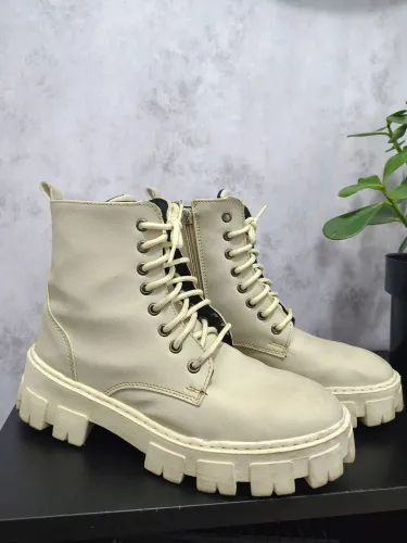 Botas Femininas Tratoradas Bege