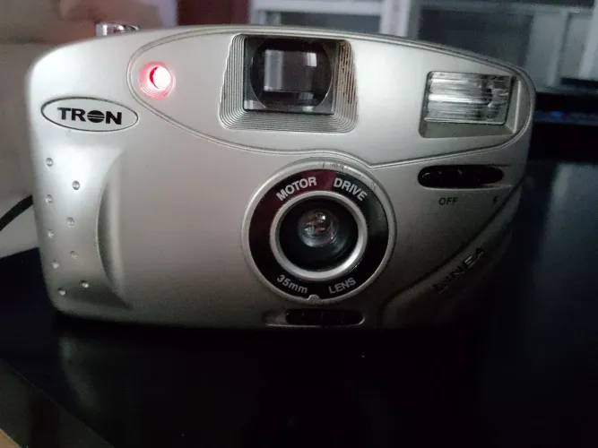 maquina fotográfica tron, motor drive. em ótimo estado