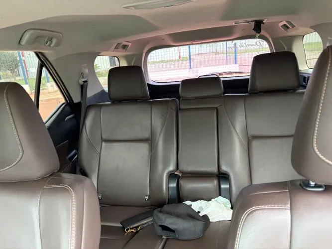 Toyota Hilux SW4 SRX 4X4 2.8 TDI 16V Dies. Aut. 2017