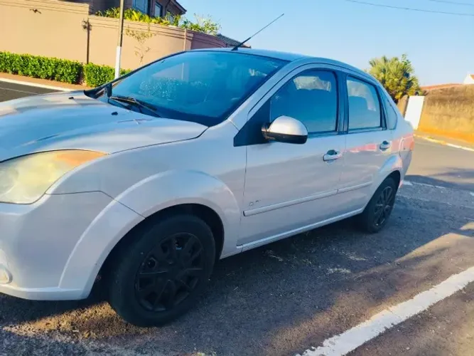 Ford Fiesta Sed. 1.6 8V Flex 4P 2009