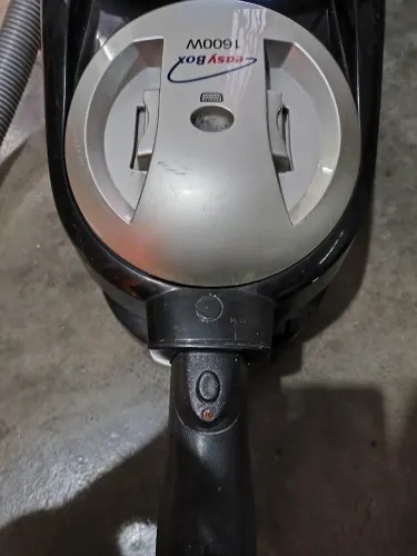 Aspirador de pó Eletrolux easybox 1600w