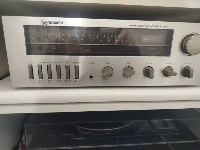 Receiver Gradiente 1060 - AM/FM Estéreo semi novo 