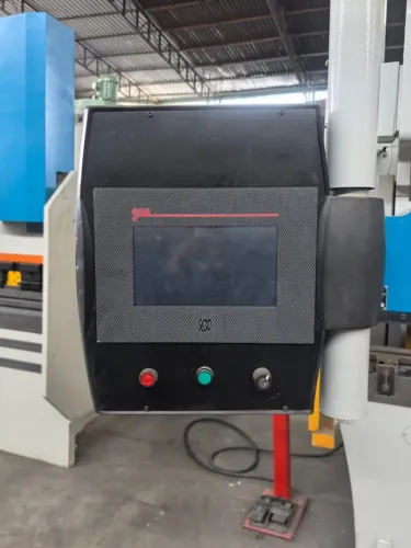 Dobradeira CNC Haco 3 Eixos - 3000mm / 150 Ton - Retrofit 2024