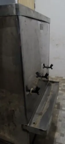 Bebedouro industrial 