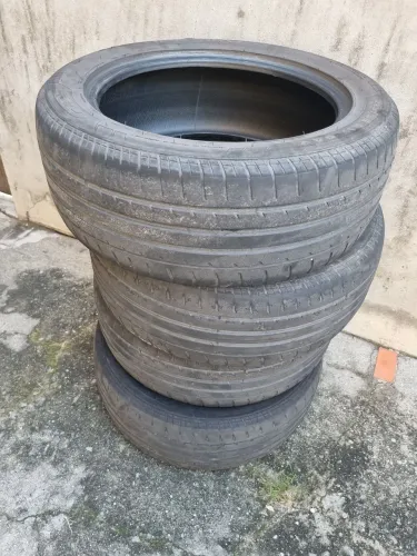Vendo Pneu 215/55 R17