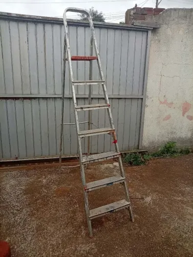 Escada de alumínio 7 degraus