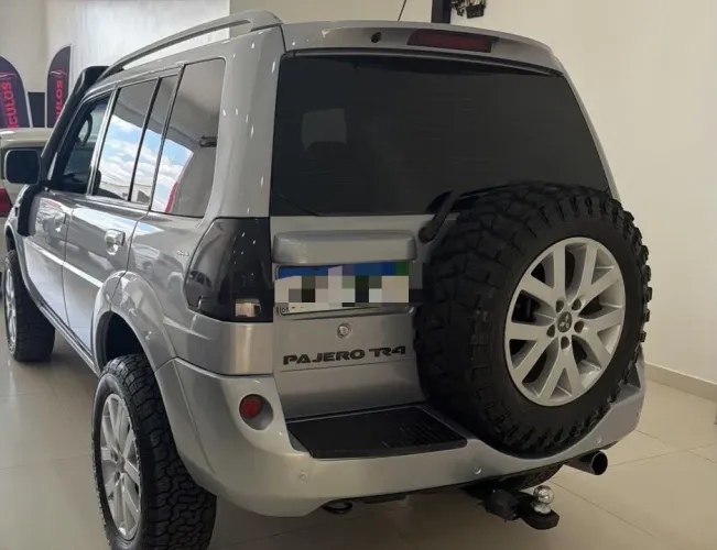 Mitsubishi Pajero TR4 2.0/ 2.0 Flex 16V 4X4 Mec. 2010