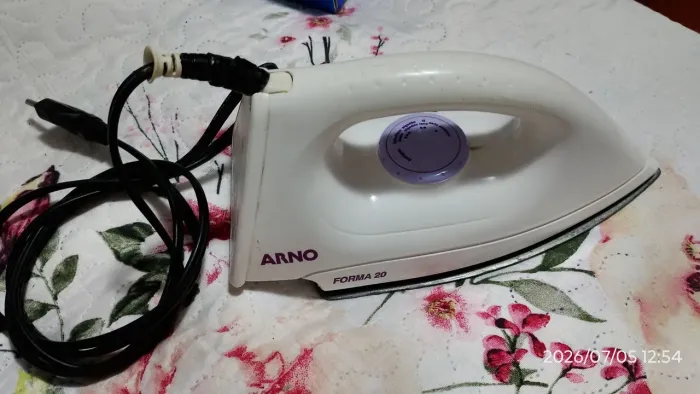 ferro de passar roupas ARNO