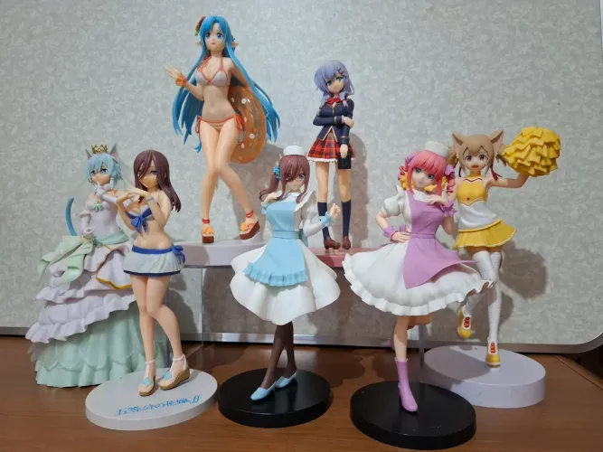 Lote de action figures bonecos de anime usadas quintuplas sword art online 