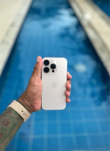 iPhone 16 Pro em até 12x