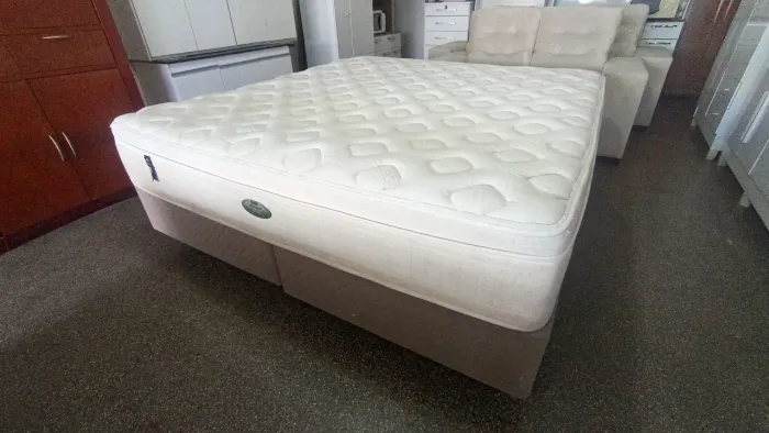 Cama box super king size Colchão Simons molas ensacandas bambú espuma D33 