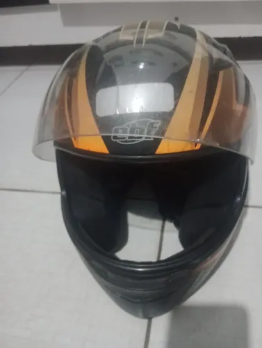 CAPACETE