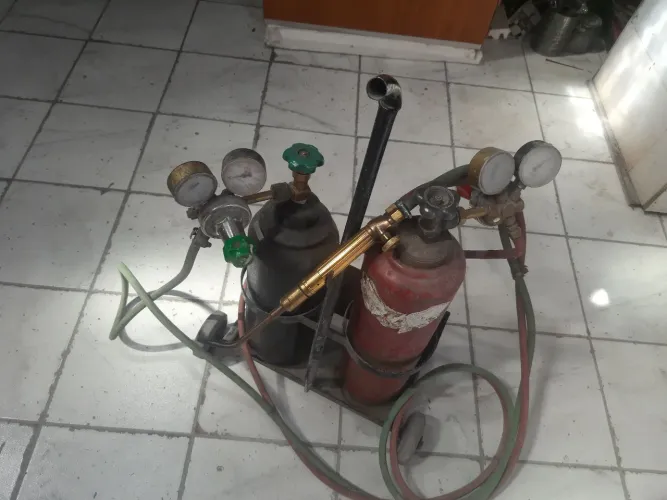Vendo aparelho para lanternagem 