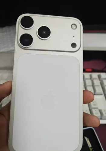 IPHONE XR COM CARCAÇA 17 PRO MAX 128GB