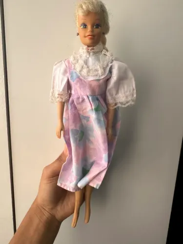 Barbie genérica anos 90