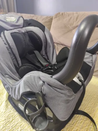 Cadeirinha de bebê para carro