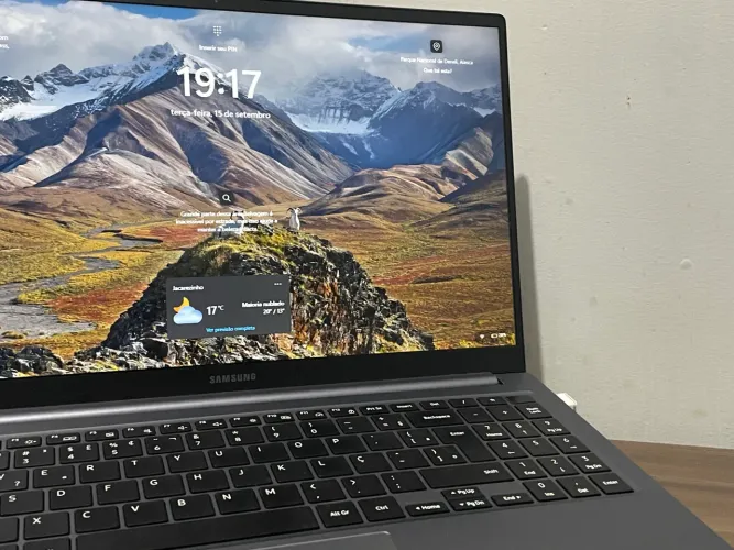 Notebook Samsung Galaxy Book4 i3 8GB RAM 512GB SSD + Suporte