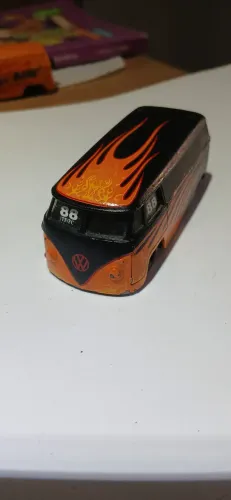 MINIATURA JADA KOMBI VBUS NÃO É HOTWHEELS