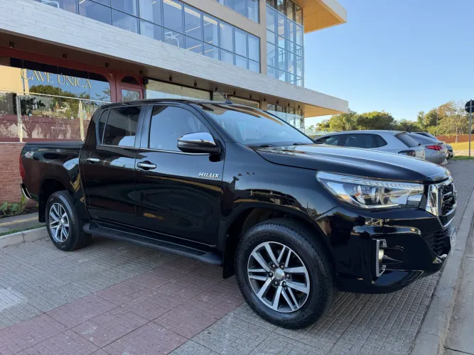 Toyota Hilux CD SRX 4X4 2.8 TDI 16V Diesel Aut. 2018