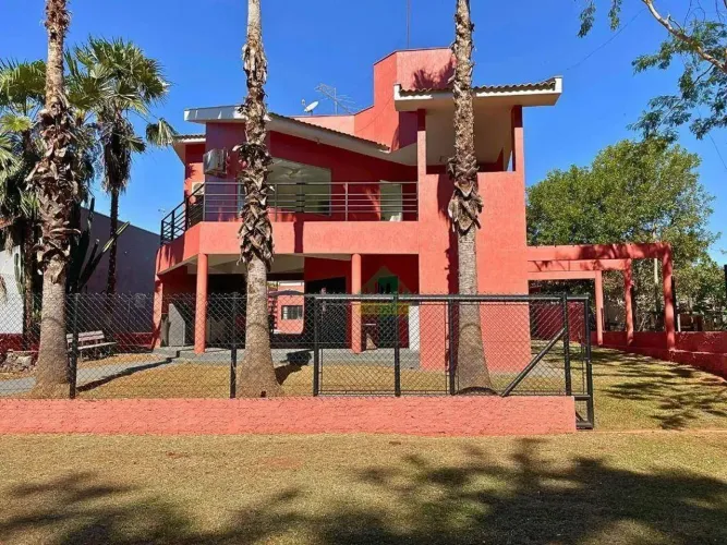 Rancho com 2 dormitórios à venda, 203 m² por R$ 790.000,00 - Condomínio Copacabana - Araça